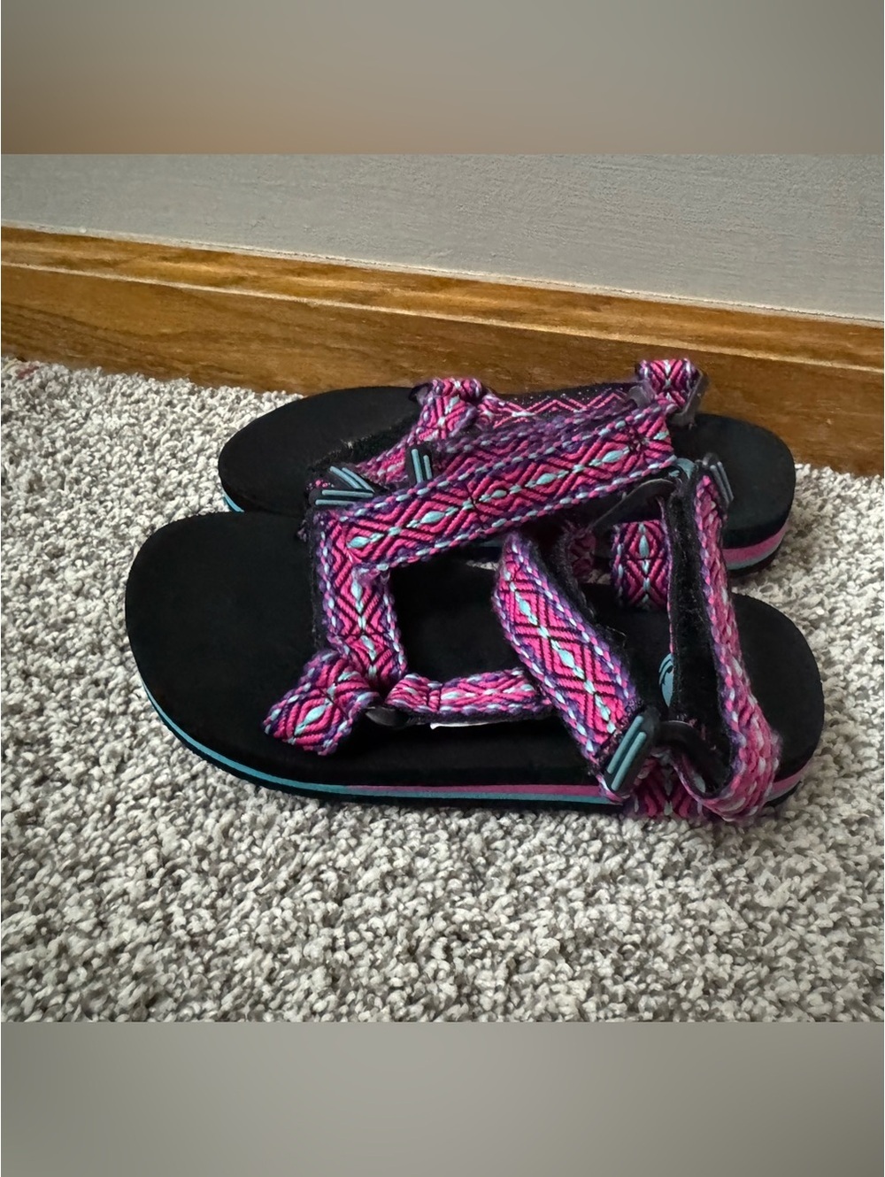 O'Rageous Pink/Blue/Purple Geometric Sandals Size 12